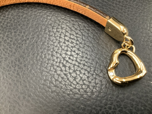 ブラスレ・セイ イエスのLOUIS VUITTON