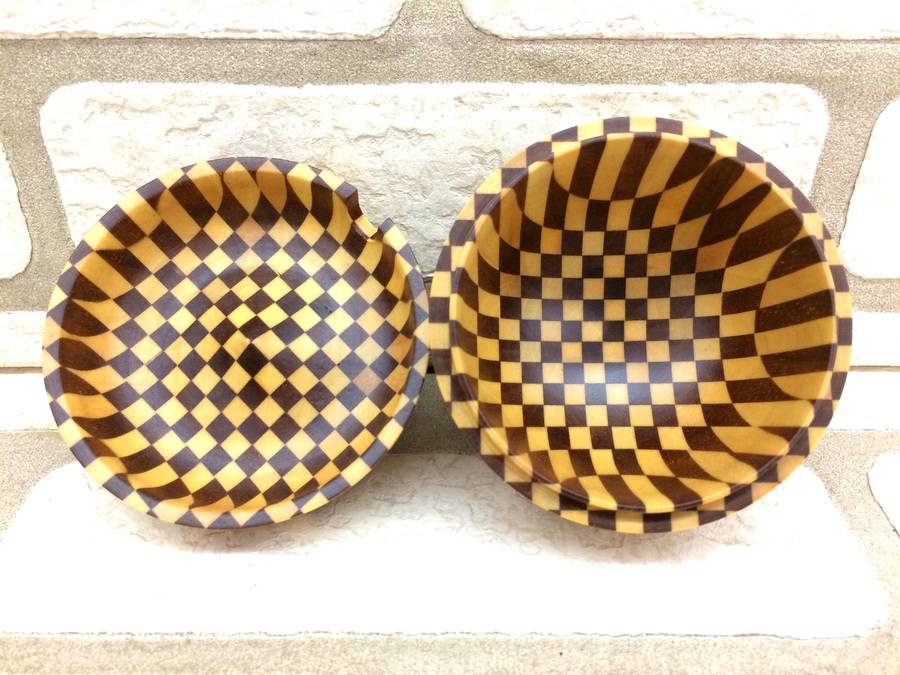 箱根の伝統工芸！寄木細工のリンゴの小物入れを入荷致しました