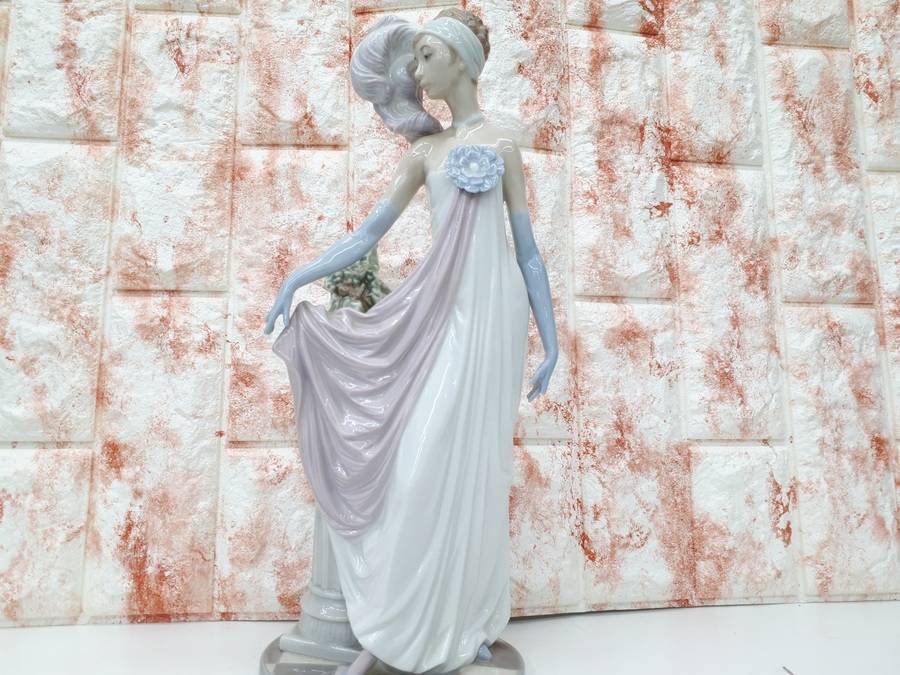 LLADRO(リヤドロ)のチャールストーンの貴婦人 ゴルフをする男女