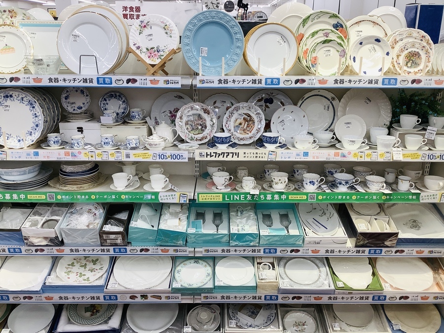 食器　雑貨　贈答品　販売したい方居ませんか？ atticさんの食器もまだまだ在庫がございます。オーダーだと半年待ちの