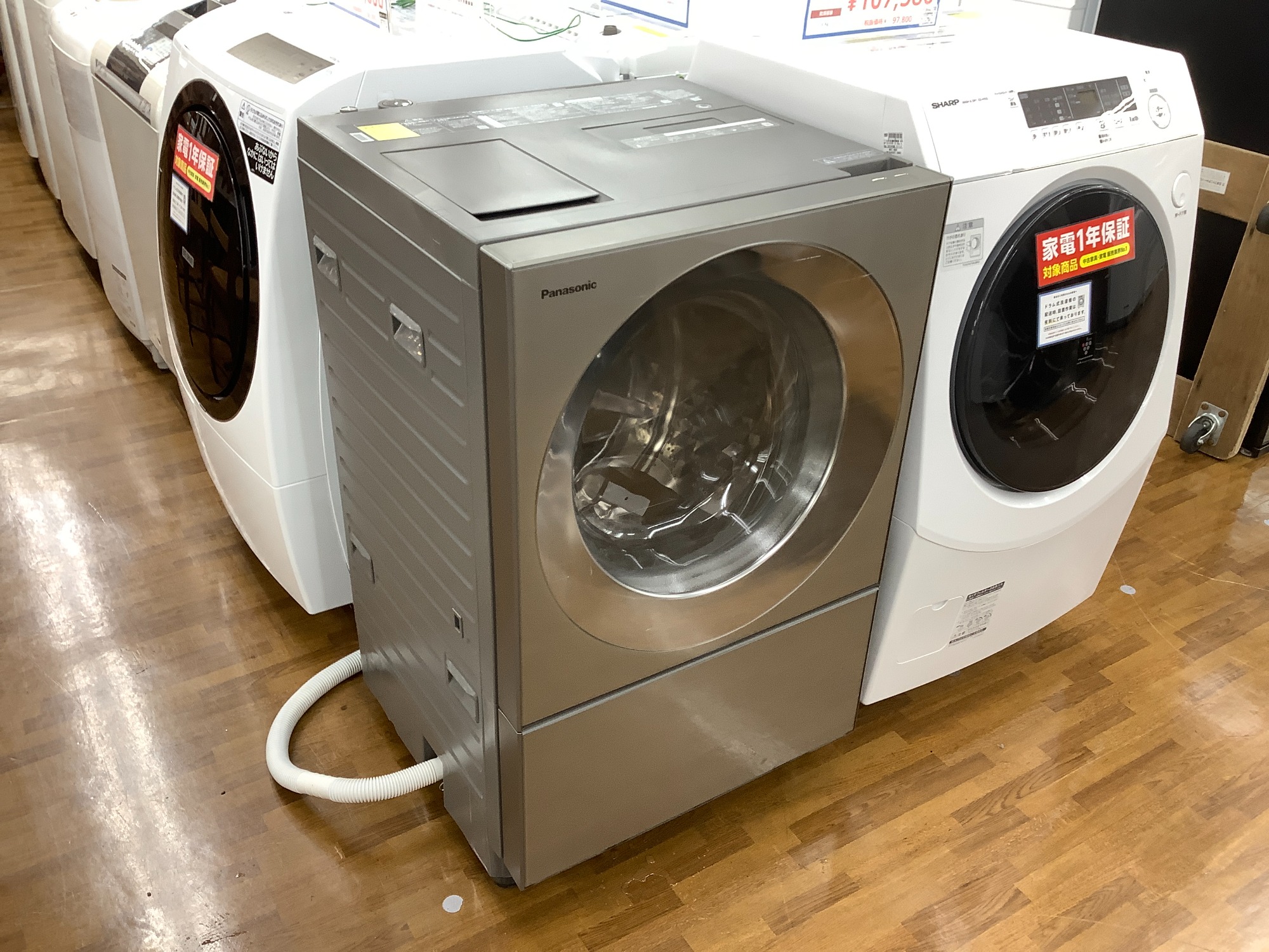 K Panasonic NA-VG2500L-Xドラム式洗濯機 本体 シルバー 概要 ななめ