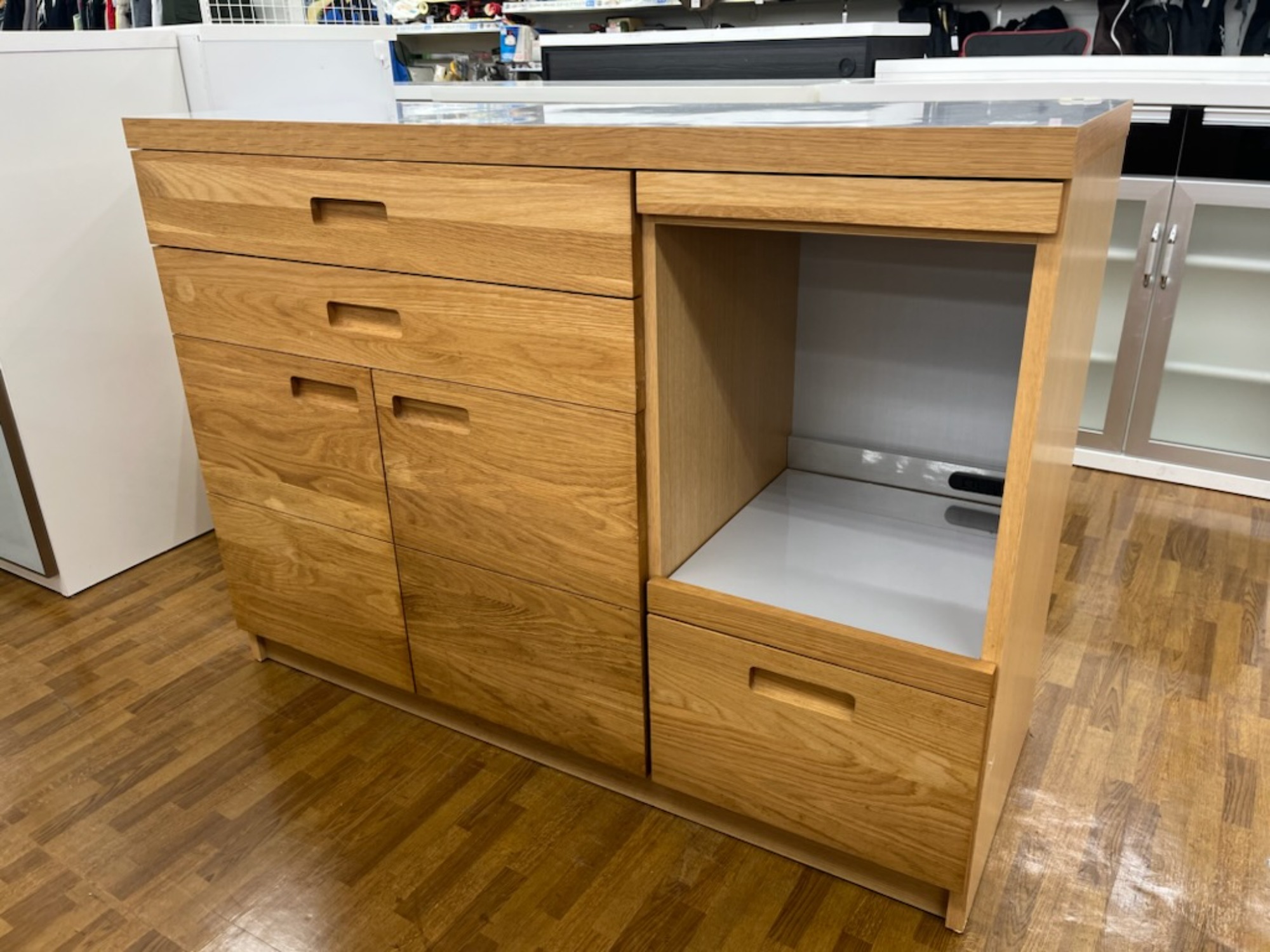 UNICO/ウニコ】HUTTEシリーズ キッチンカウンターが買取入荷いたしまし