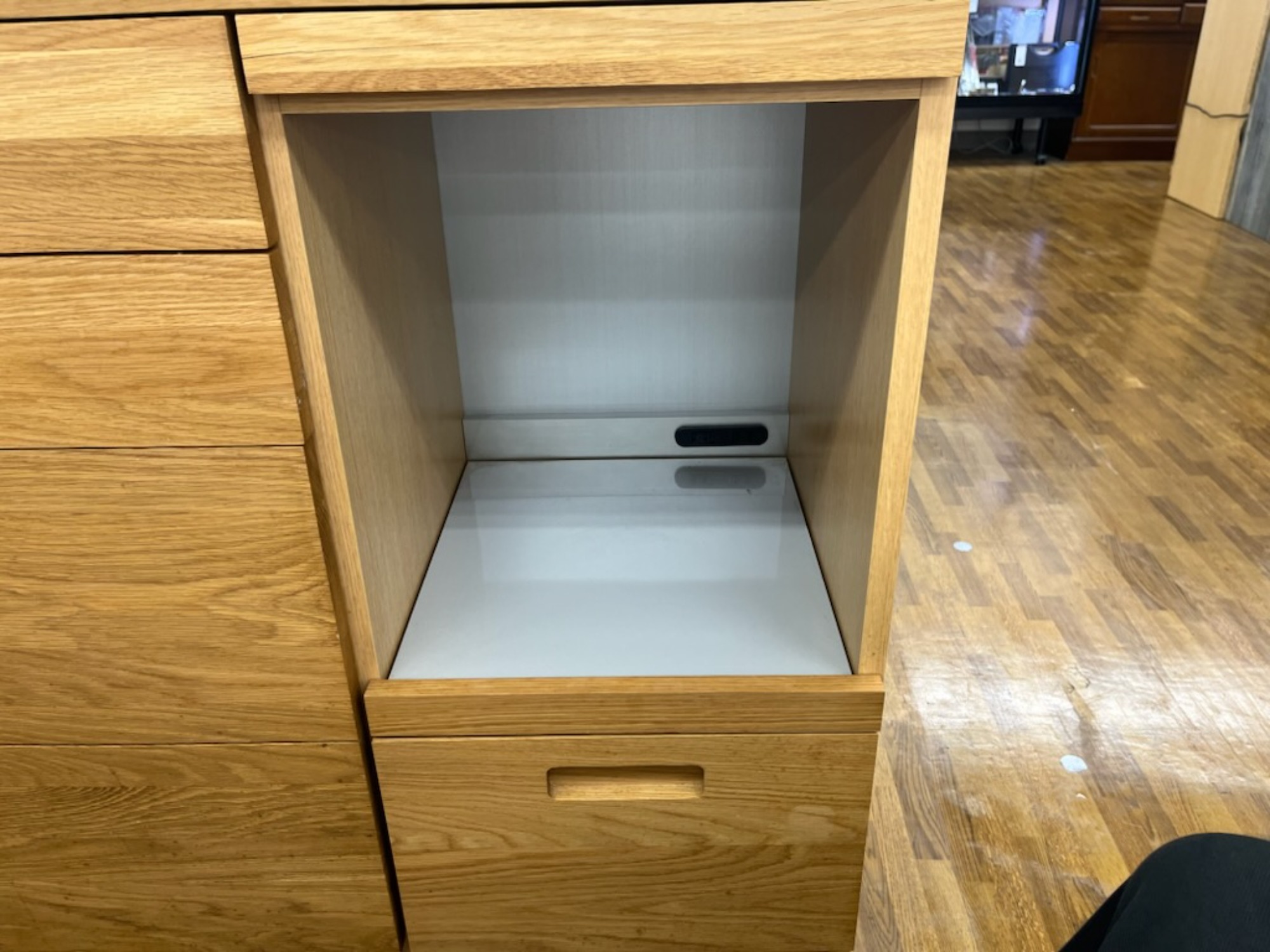 UNICO/ウニコ】HUTTEシリーズ キッチンカウンターが買取入荷いたしまし