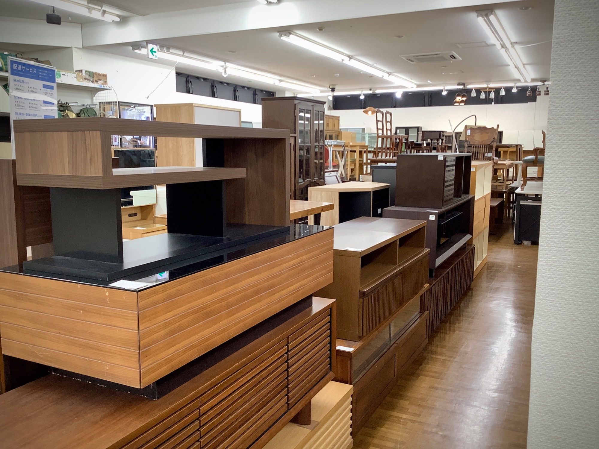 中古家具地域最大級】お買い得!ニトリ昇降式テーブル(LC-004)が