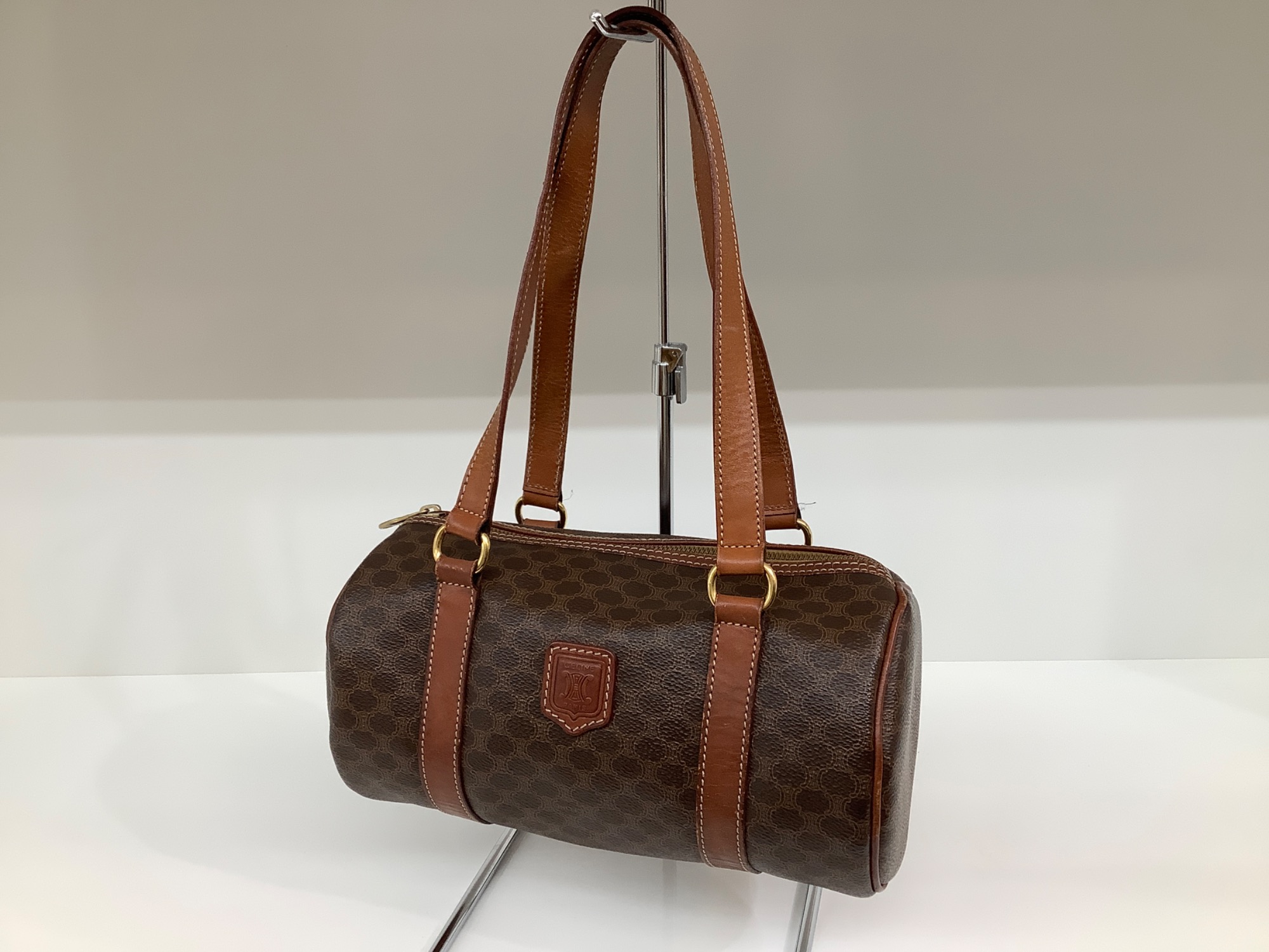 【セール 登場から人気沸騰】 CELINE/ セリーヌ】マカダム ミニボストンバッグのご紹介です バッグ