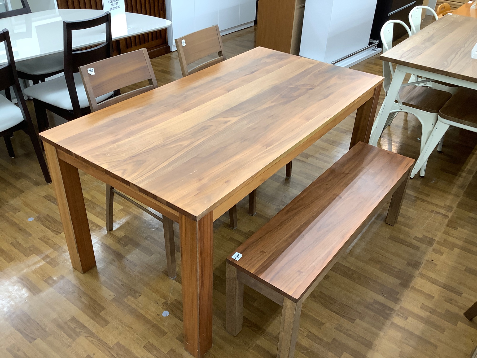 ニトリのベンチダイニング4点セットをご紹介！