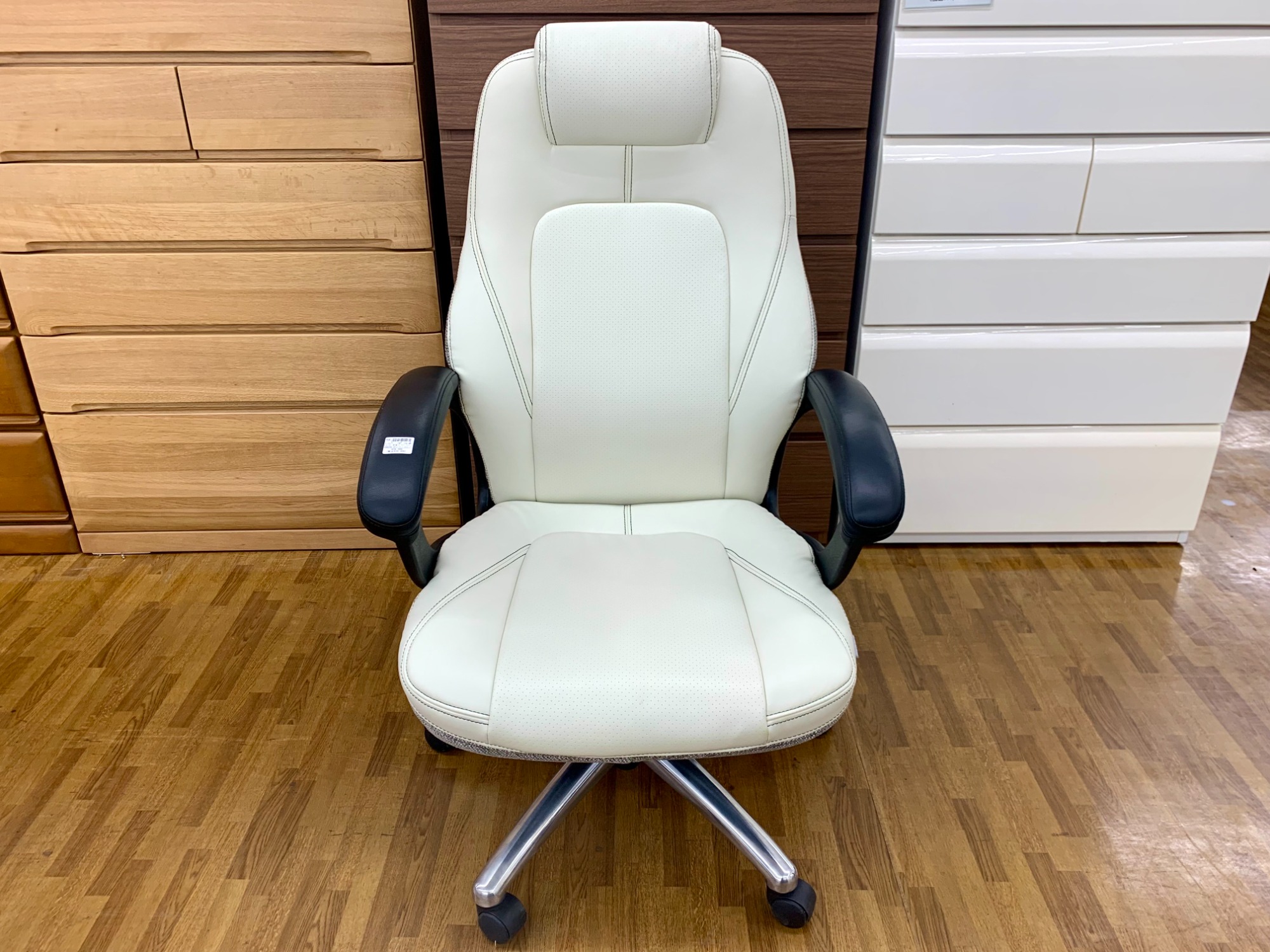 家具ならトレファク吉川店！！ ITOKI ワークチェア