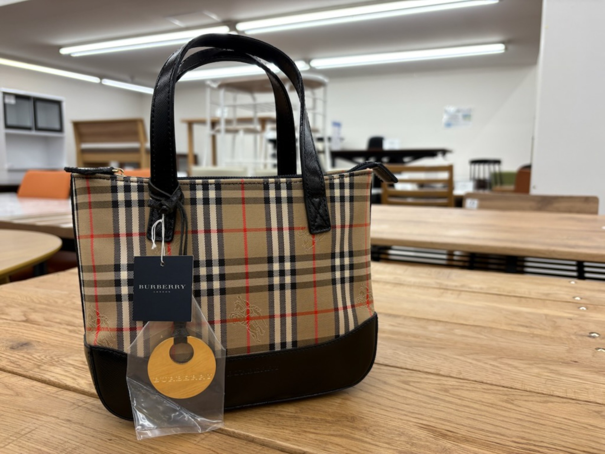 【美品】Burberry バーバリー　ノバチェック柄 ミニハンドバッグ BURBERRY/バーバリー】ノバチェック ミニハンドバッグが買取入荷