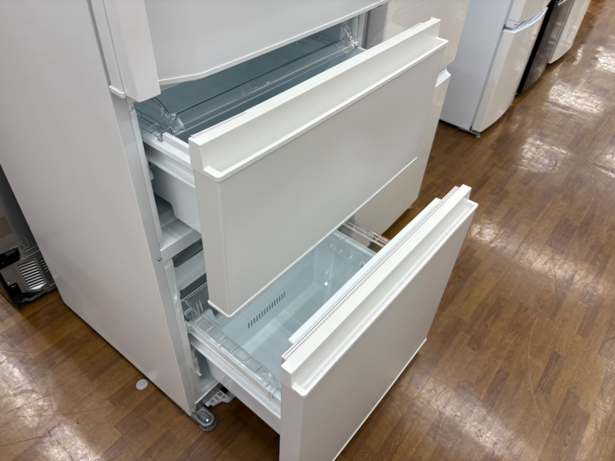 F066　展示品　TOSHIBA　3ドア　冷蔵庫　超美品　GR-U33SC GR-U33SC | 冷蔵庫 | 東芝ライフスタイル株式会社 | 冷蔵庫