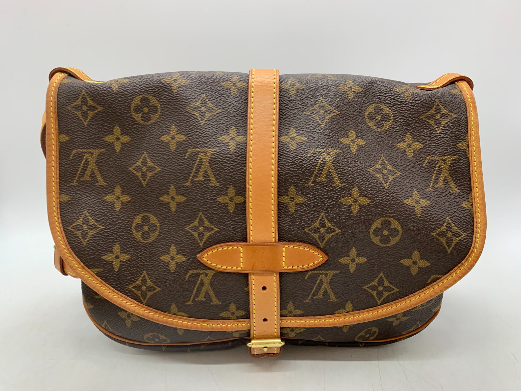 LOUIS VUITTON/ルイ・ヴィトン】モノグラム ソミュール30(M42256)のご