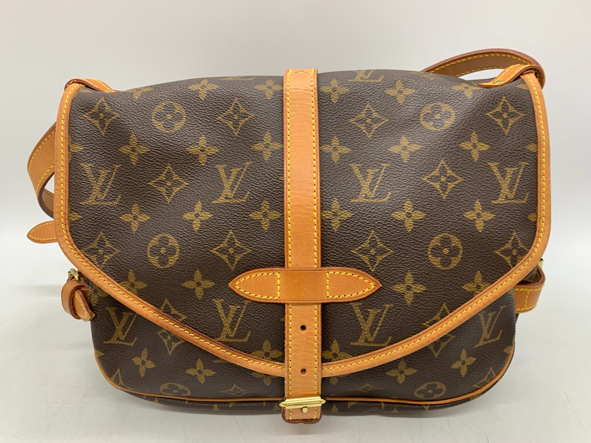LOUIS VUITTON/ルイ・ヴィトン】モノグラム ソミュール30(M42256)のご