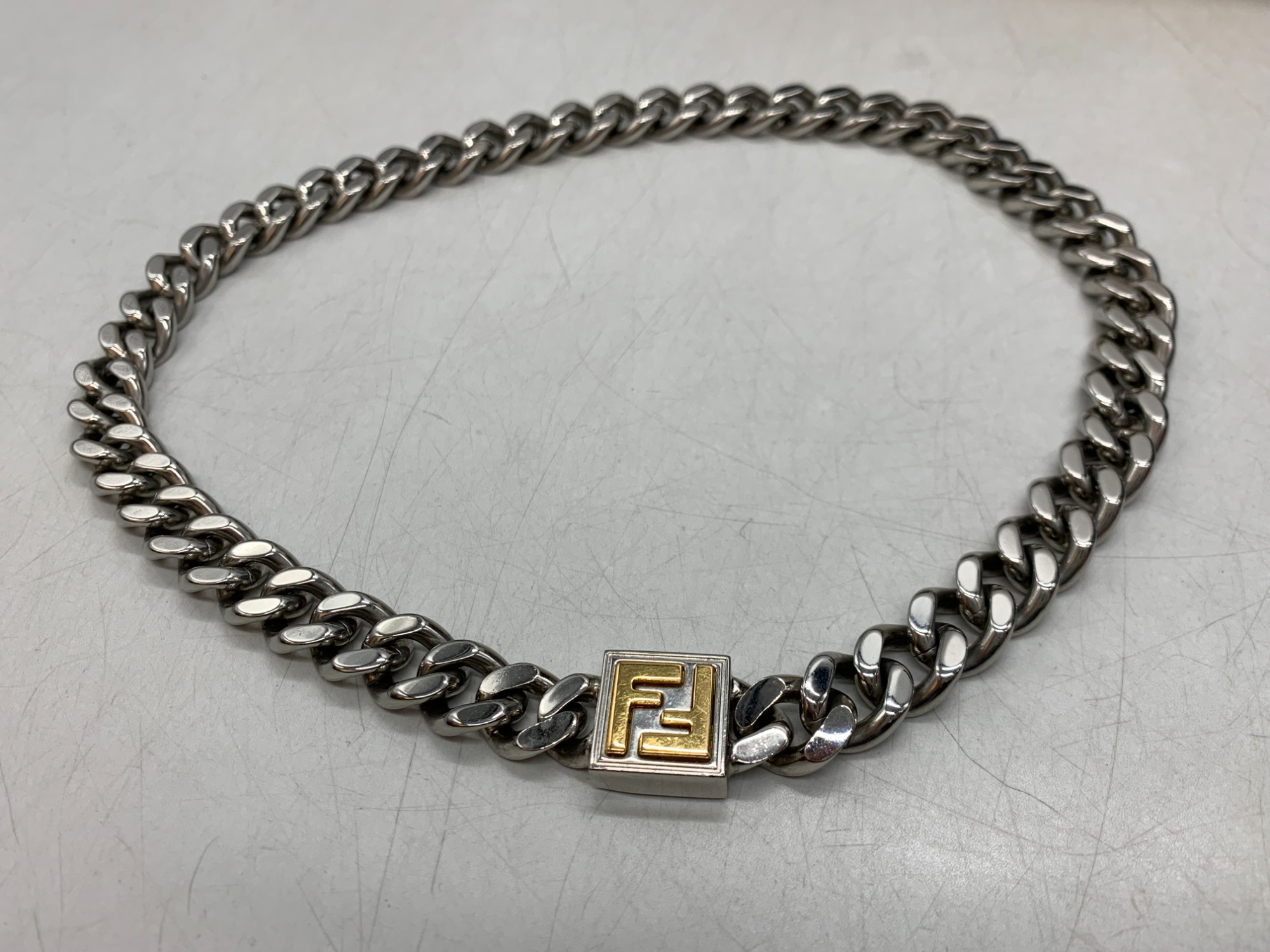 FENDI/フェンディ】スクエアトップネックレスのご紹介です！【ブランド