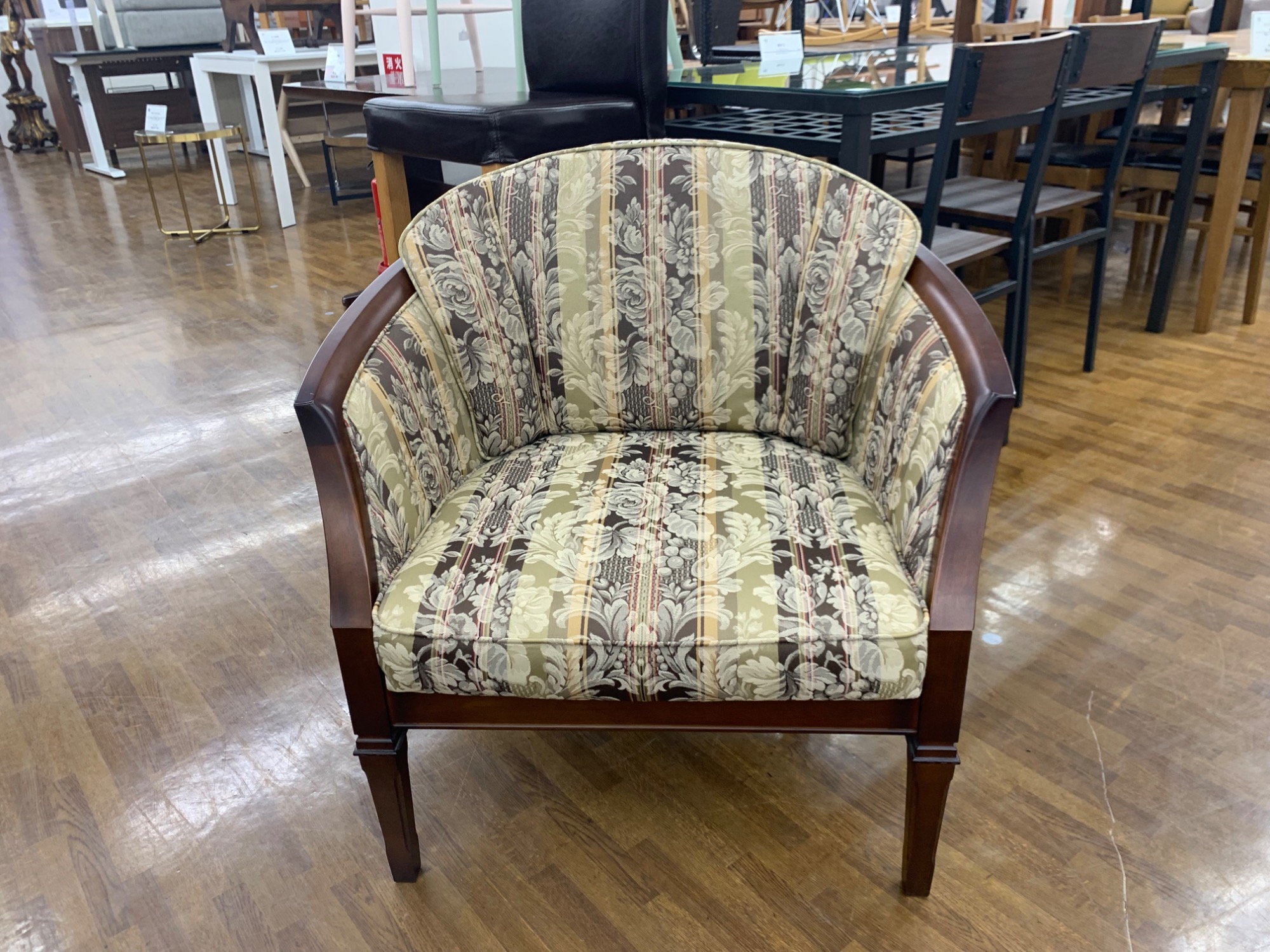 【トレファク摂津店】アンティーク調アームチェアー入荷致しました！ 新生活に向けて】当店のおすすめソファーをご紹介します！｜2026年02月