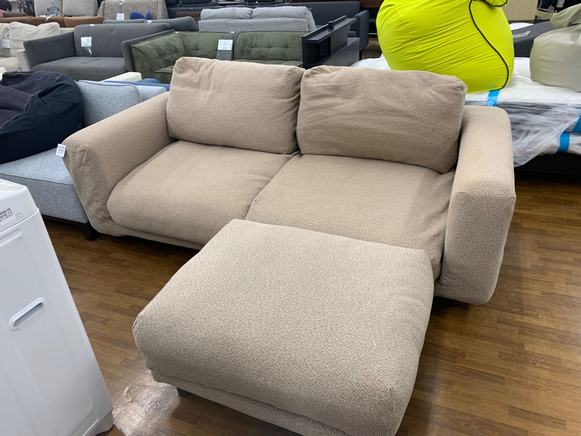 【トレファク熊谷駅前店】無印良品の2人掛けソファーのご紹介です！ 無印良品/ムジルシリョウヒン】オットマン付きの 2人掛けソファをご