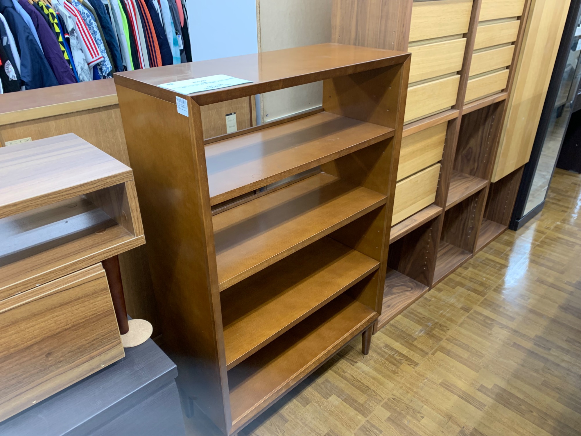 カリモク60】4段ブックシェルフのご紹介です！【中古家具大量展示中