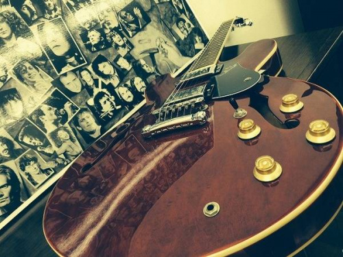 楽器・ホビー雑貨のギター