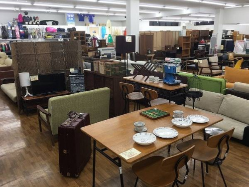 ﾗｲﾃｨﾝｸﾞﾋﾞｭｰﾛｰの家具