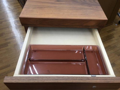 天童木工のﾃｰﾌﾞﾙ