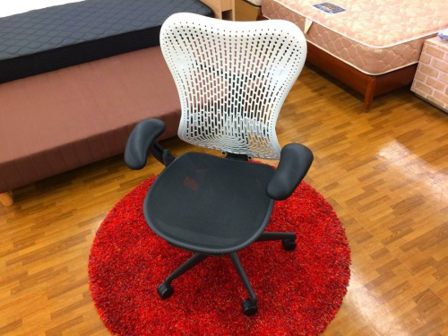 特選家具 のオフィス・デスクチェ