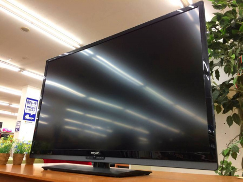 デジタル家電　の液晶テレビ　AQUOS