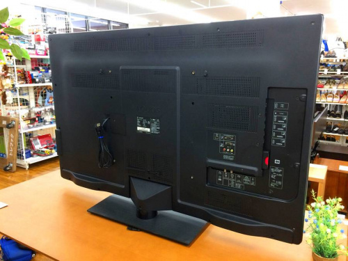 液晶テレビ　AQUOSのSHARP　シャープ