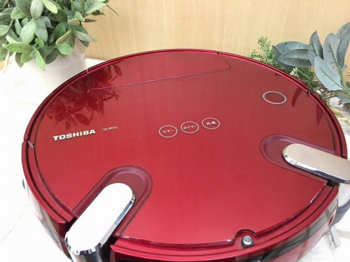 TOSHIBA ロボット掃除機 赤 5月30日は掃除機の日！TOSHIBA トルネオロボが入荷しました