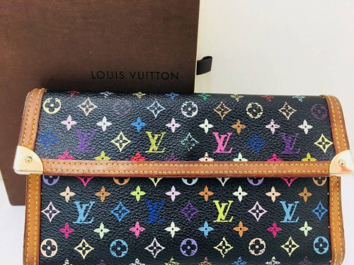 LOUIS VUITTONの財布