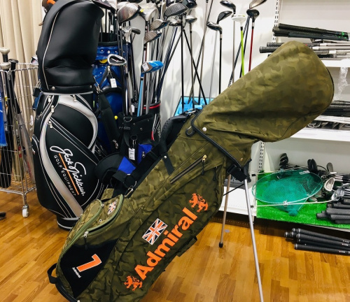 スポーツ用品のゴルフ