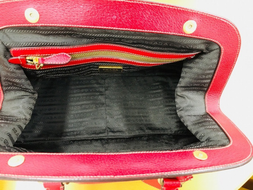 ブランドのハンドバッグ