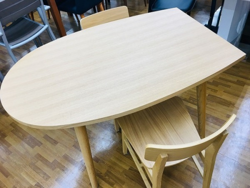 特選家具のFrancfranc