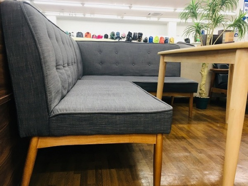 ソファーのソファーダイニング