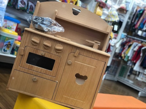 家具のテーブル