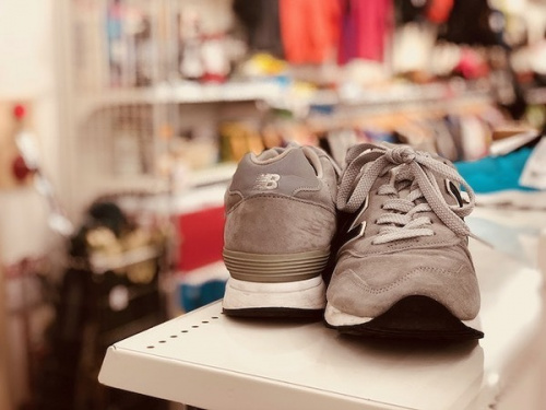 スニーカーのNEW BALANCE