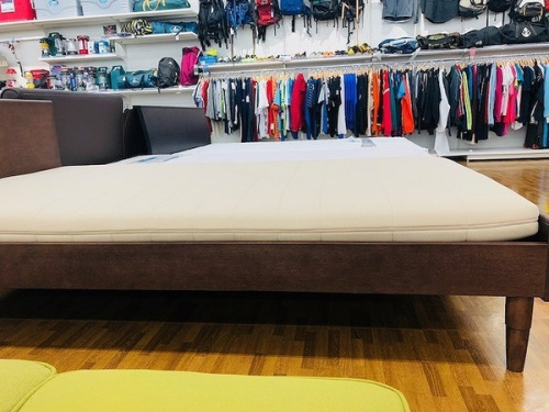 ベッドのkarimoku