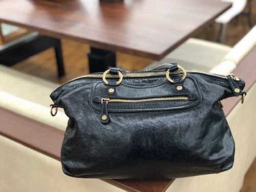 バッグのMIU MIU