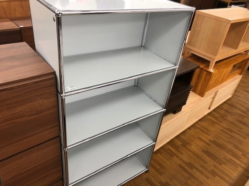 家具のキャビネット