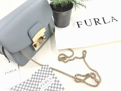 レディースファッションのFURLA