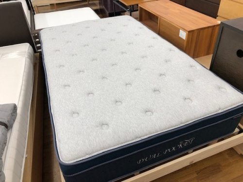 家具のベッド