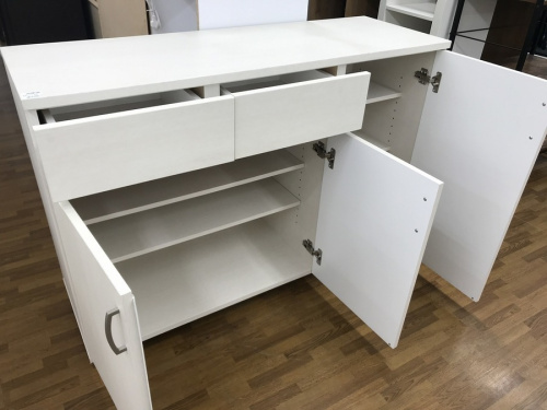 サイドボード　キッチンカウンターのニトリ　食器棚