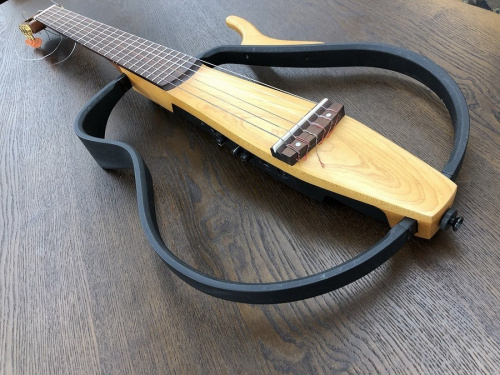 ギター 中古のサイレントギター