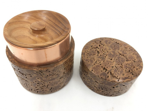 山形　工芸品の桃の実　工芸品
