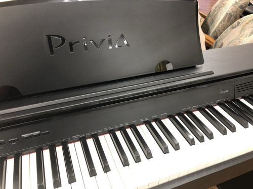 キーボード　中古の電子ピアノ　中古