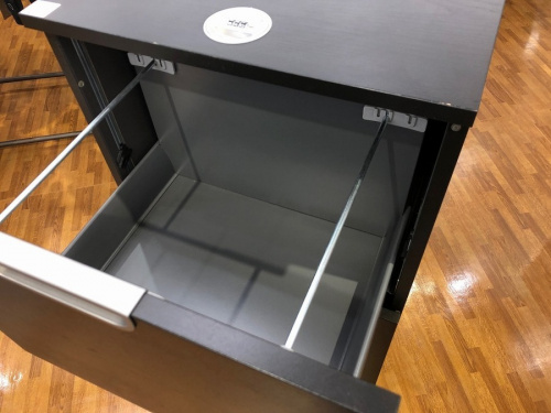 万能収納のファイルキャビネット