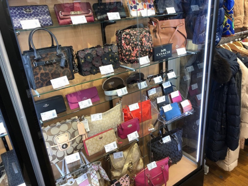 LOUIS VUITTONのCOACH