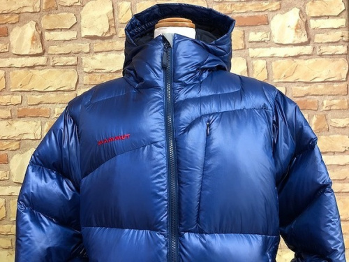 ジャケット　アウトドアのMAMMUT　ダウン