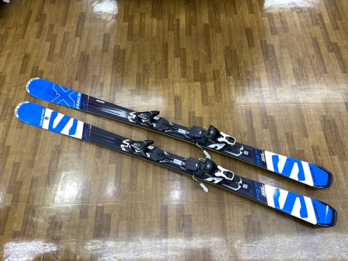 スポーツのスキー　ＳＡＬＯＭＯＮ