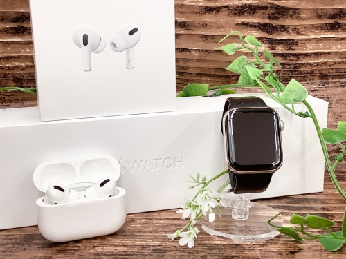 Apple Watch 中古のApple フルワイヤレスイヤホン 中古