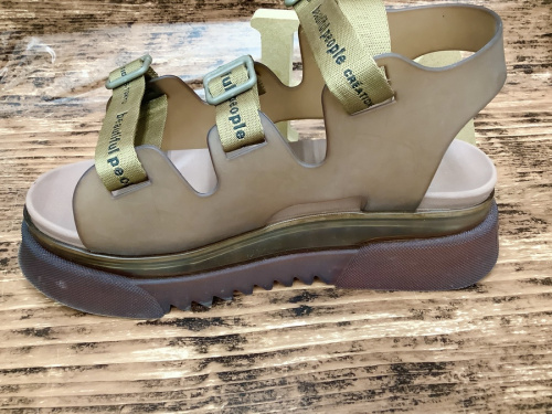 サンダル　中古の衣類　買取