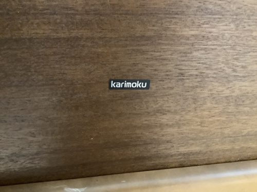 ダイニングテーブルのkarimoku