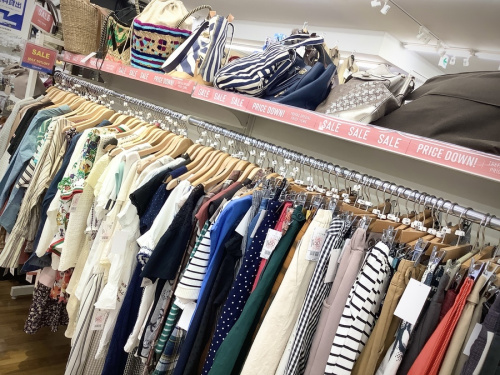 夏物衣類 セールの秋物衣類 買取